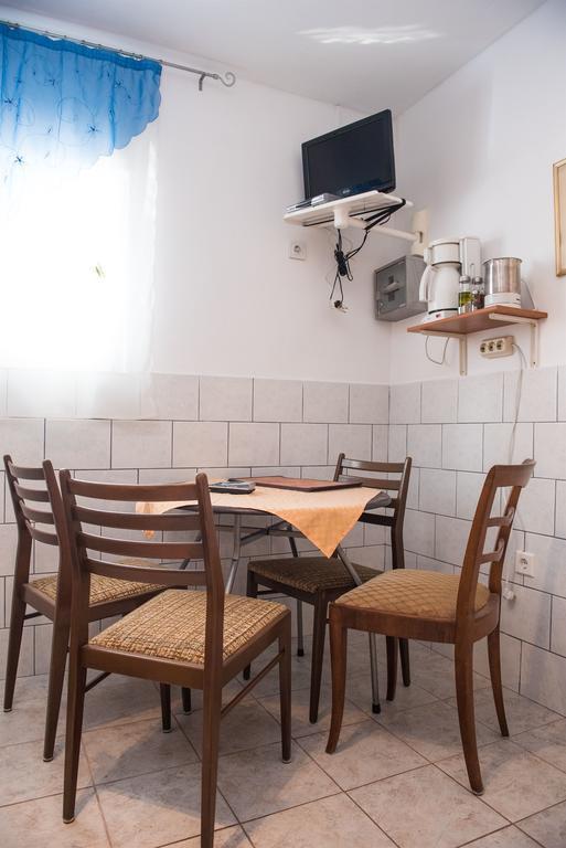 Apartments Ljubica 로고즈니차 외부 사진