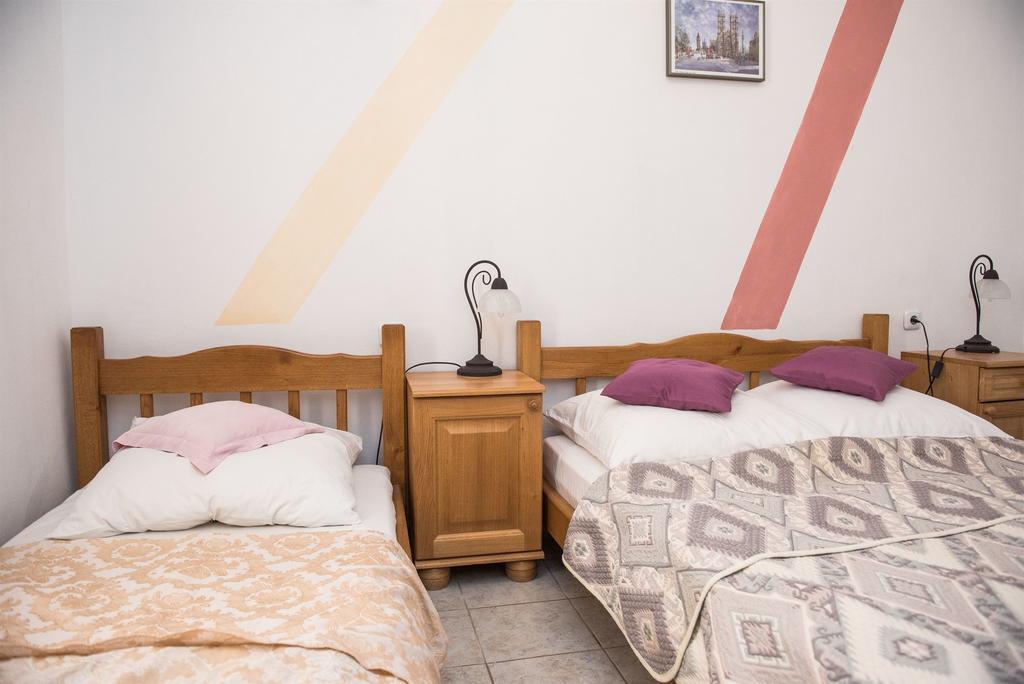 Apartments Ljubica 로고즈니차 외부 사진