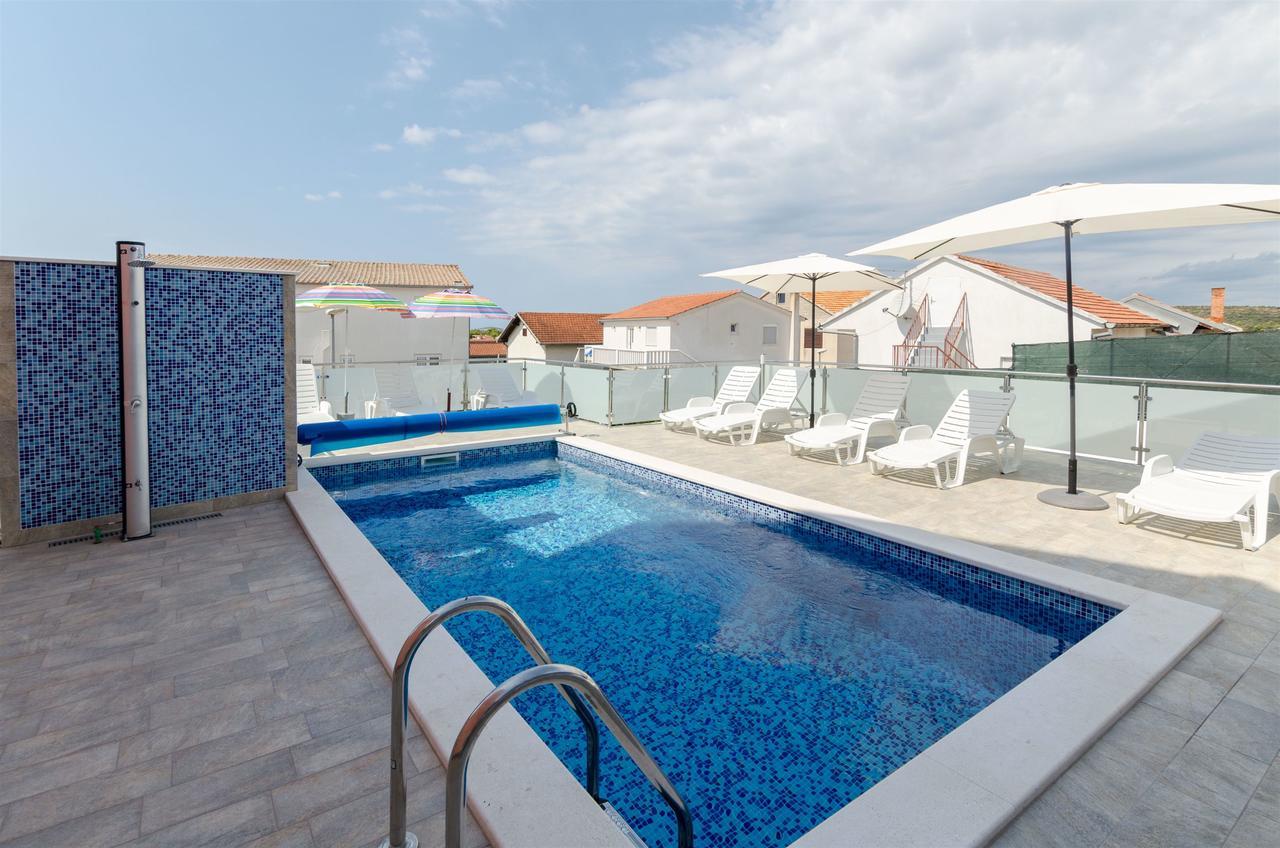 Apartments Ljubica 로고즈니차 외부 사진