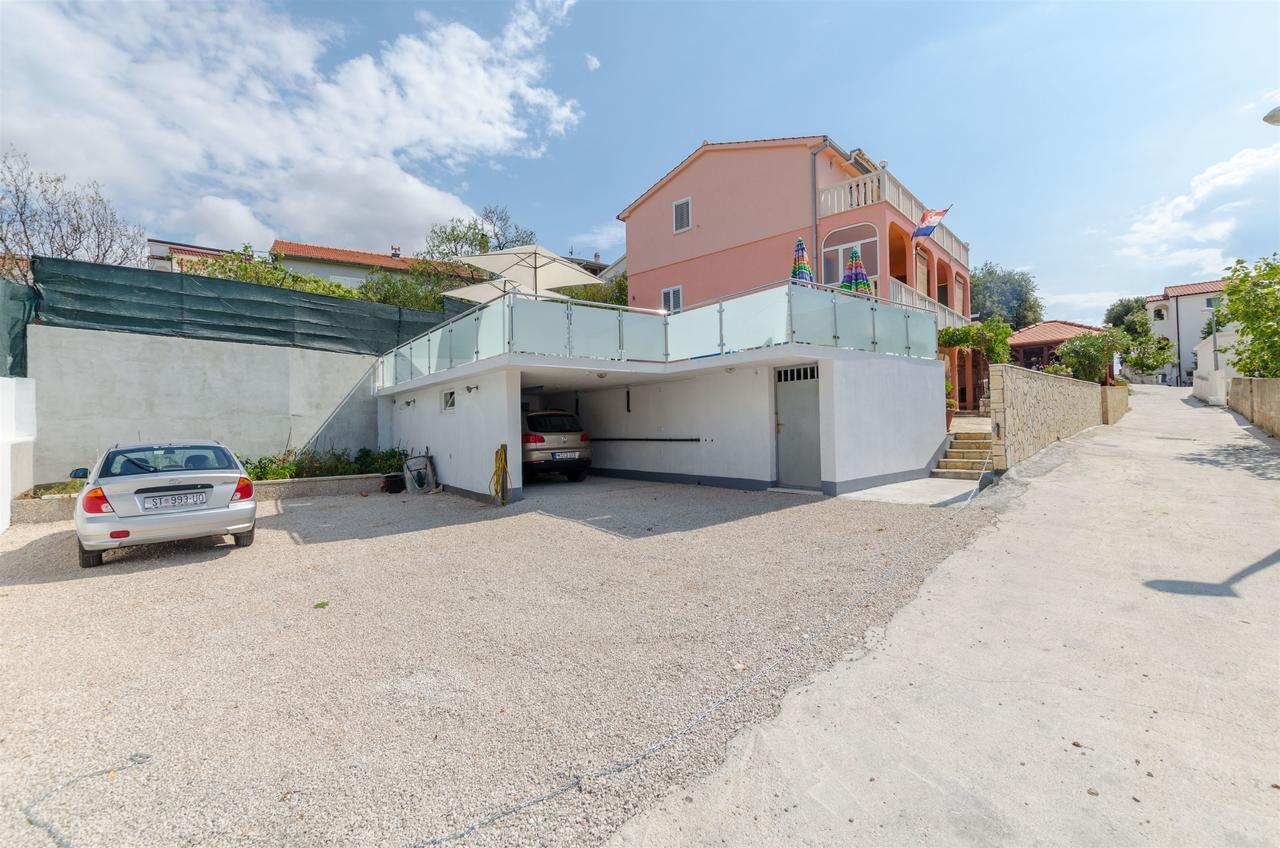Apartments Ljubica 로고즈니차 외부 사진
